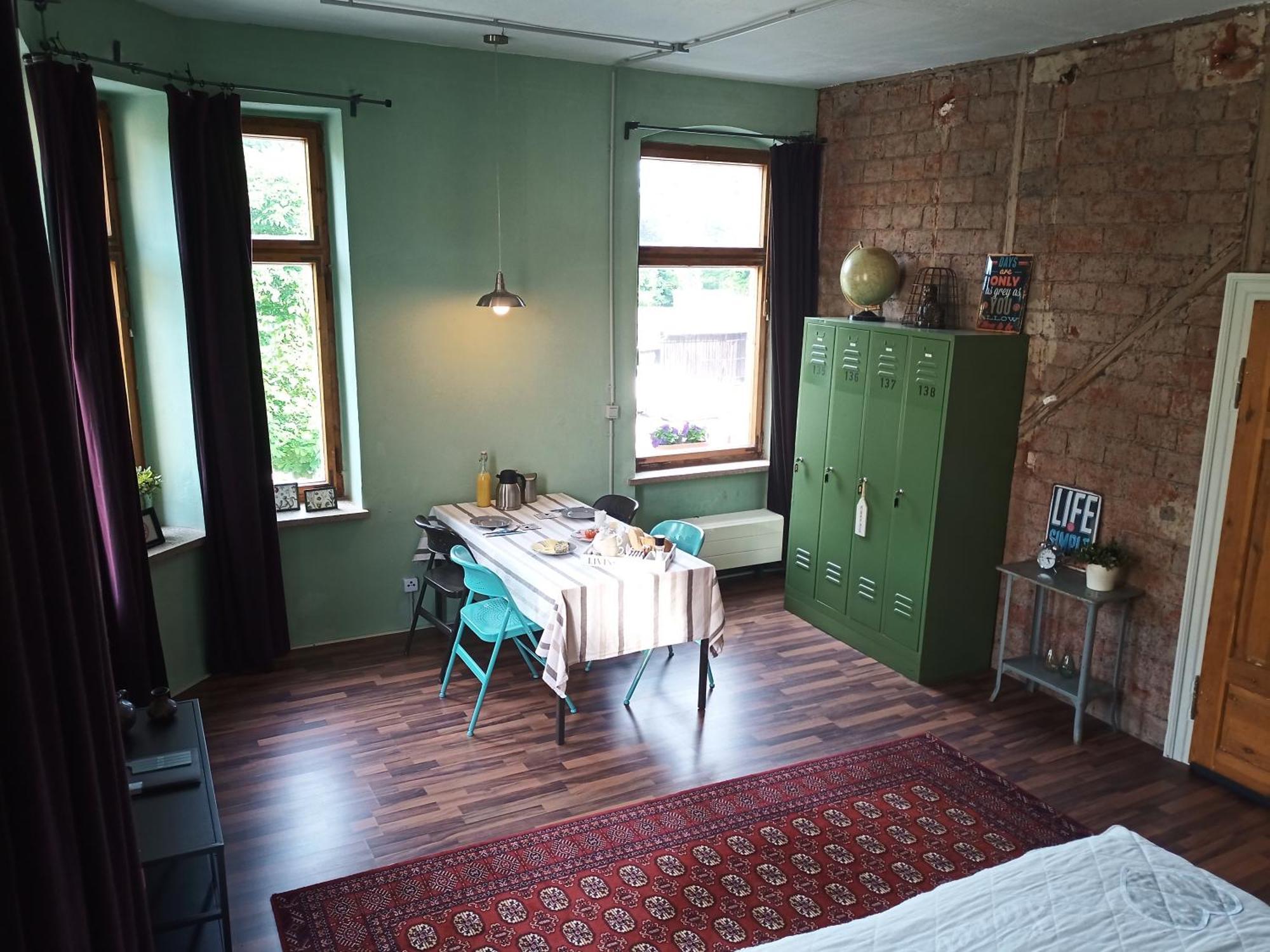 Zur Friedrichsruh Bed & Breakfast Oelsnitz  Exterior photo